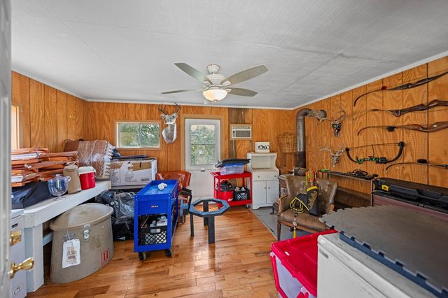 132 Silver Creek Ln E, Center Point, TX 78010