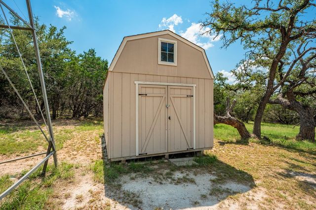 132 Silver Creek Ln E, Center Point, TX 78010