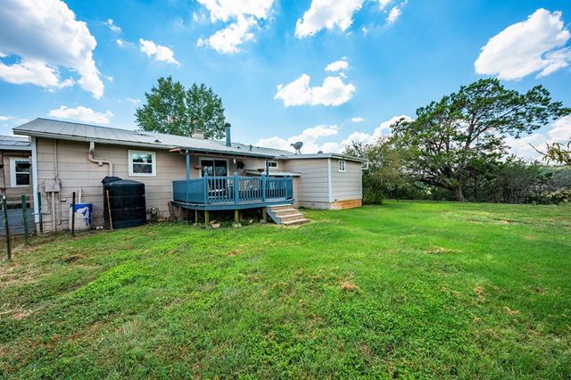 132 Silver Creek Ln E, Center Point, TX 78010