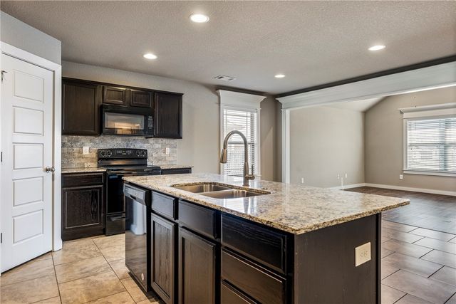 702 SW Willowpoint Road, Bentonville, AR 72712