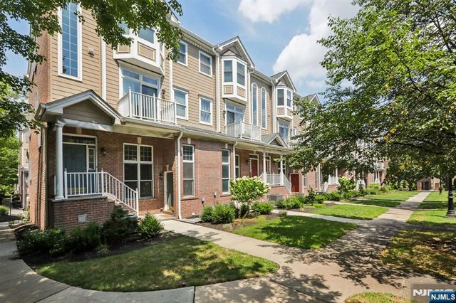 351 Oswego Court 351, West New York, NJ 07093