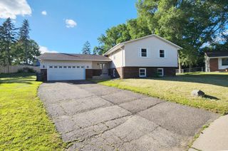 2825 Hilltop Court, North Saint Paul, MN 55109