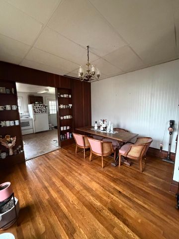 63 S Howell Street, Hillsdale City, MI 49242