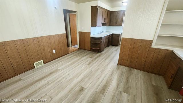 28606 Denise Street, Madison Heights, MI 48071