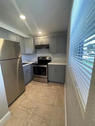 2505 AVENUE L, Fort Pierce, FL 34947
