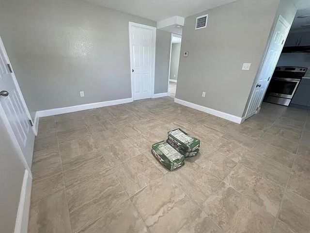 2505 AVENUE L, Fort Pierce, FL 34947