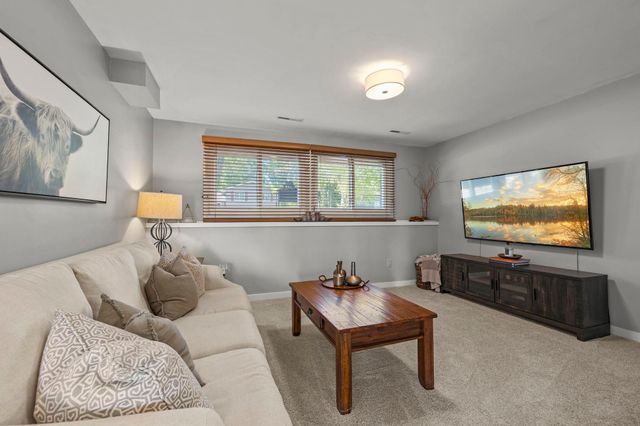 2123 Cliffview Drive, Eagan, MN 55122