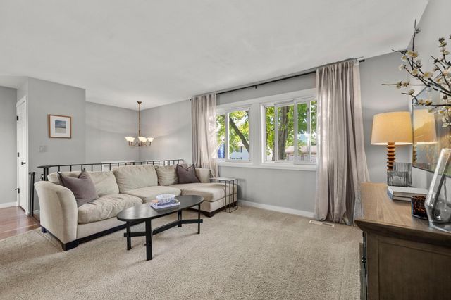 2123 Cliffview Drive, Eagan, MN 55122