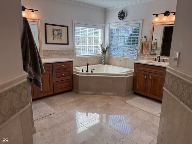 3799 N Foxcliff Drive E, Martinsville, IN 46151