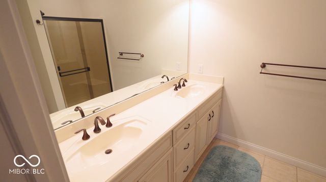 3799 N Foxcliff Drive E, Martinsville, IN 46151