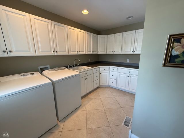 3799 N Foxcliff Drive E, Martinsville, IN 46151