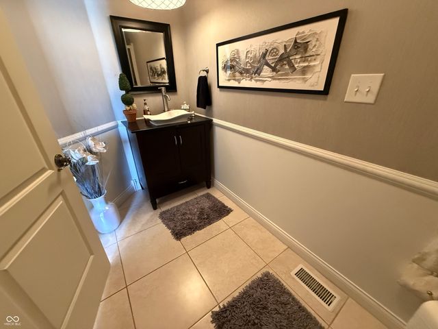 3799 N Foxcliff Drive E, Martinsville, IN 46151