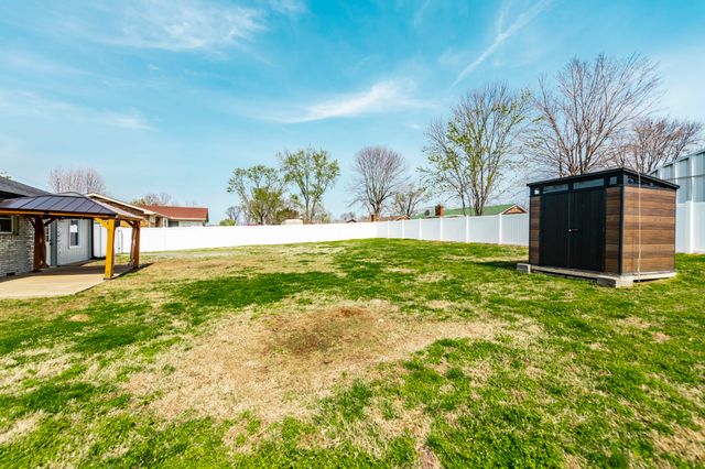 723 S Westland Ave, Gallatin, TN 37066