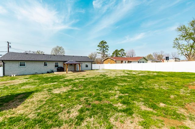 723 S Westland Ave, Gallatin, TN 37066