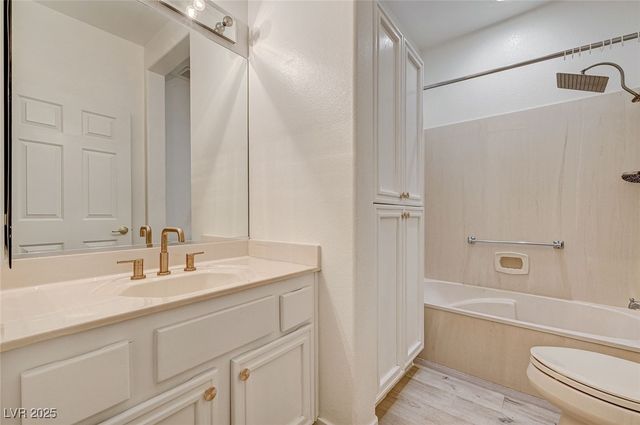 10725 Mission Lakes Avenue, Las Vegas, NV 89134