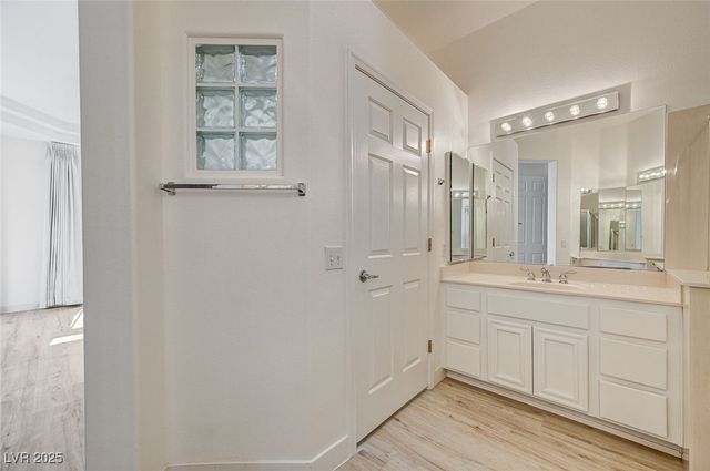 10725 Mission Lakes Avenue, Las Vegas, NV 89134