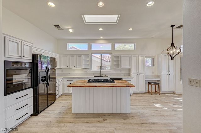 10725 Mission Lakes Avenue, Las Vegas, NV 89134