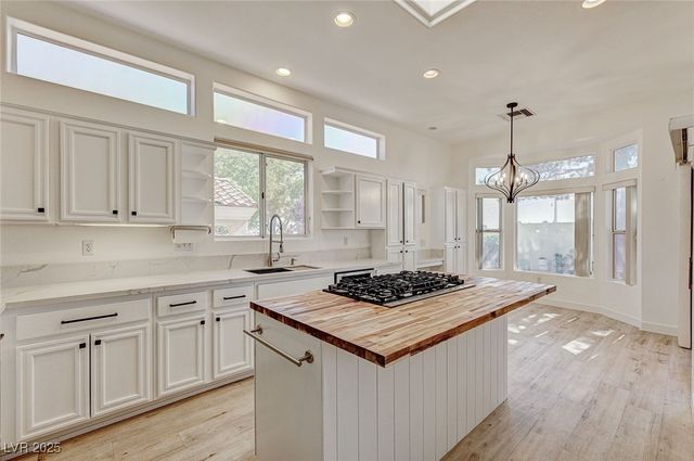 10725 Mission Lakes Avenue, Las Vegas, NV 89134