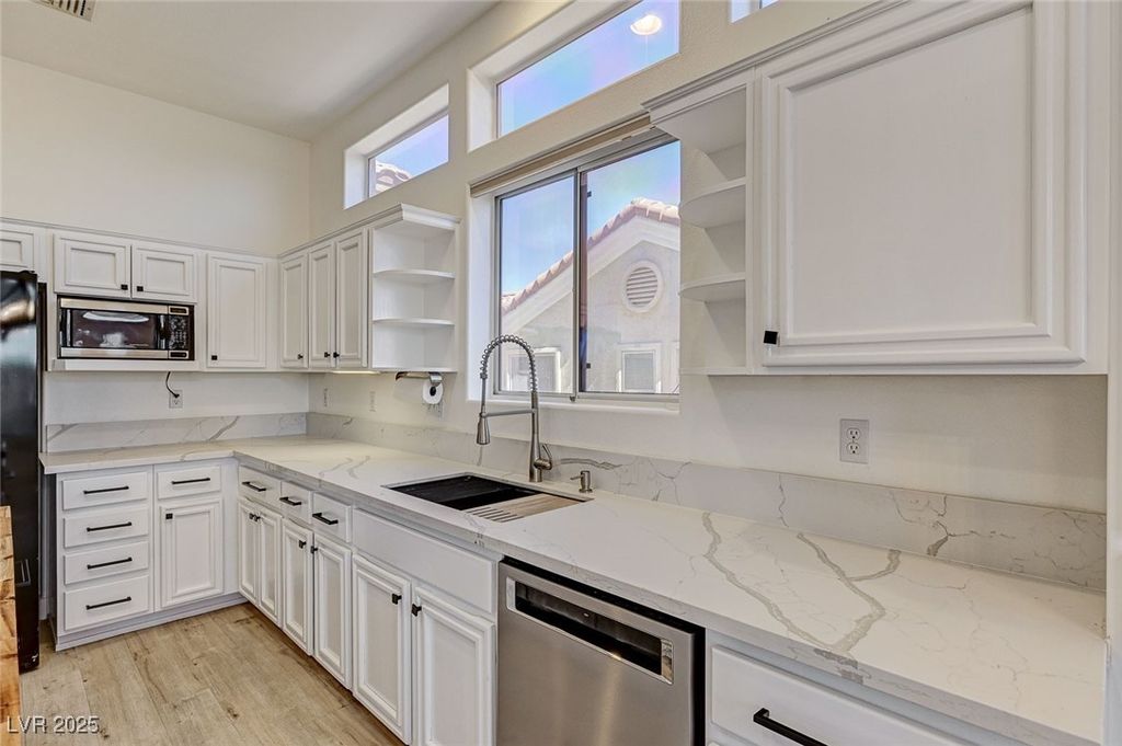 10725 Mission Lakes Avenue, Las Vegas, NV 89134