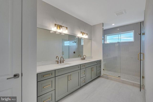 816 BRYCE DR., Horsham, PA 19044