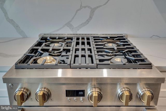 816 BRYCE DR., Horsham, PA 19044