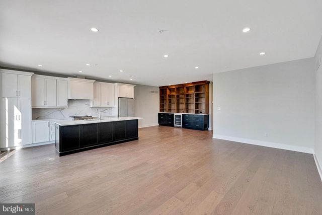 816 BRYCE DR., Horsham, PA 19044