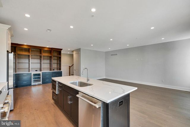 816 BRYCE DR., Horsham, PA 19044