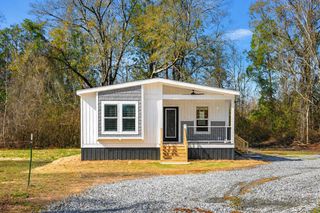 5704 S County Road 49, Slocomb, AL 36375
