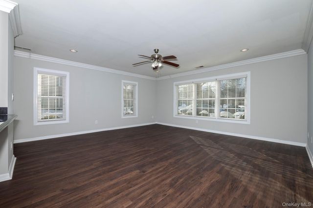 613 Dolphin Lane 613, Holbrook, NY 11741