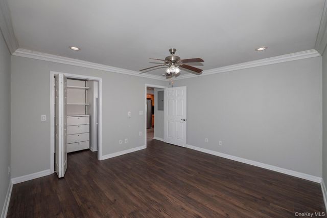 613 Dolphin Lane 613, Holbrook, NY 11741