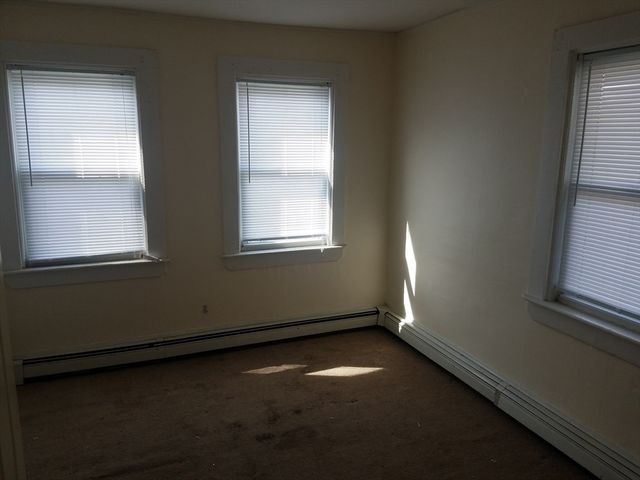 5 Albemarle St 3, Boston, MA 02136