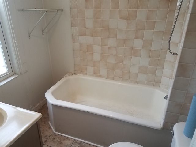 5 Albemarle St 3, Boston, MA 02136