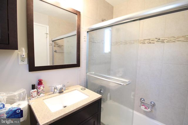 5204 QUEENSBERRY AVE, Springfield, VA 22151