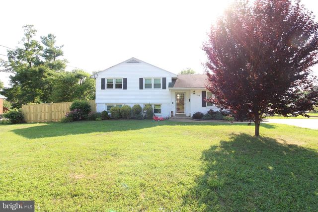 5204 QUEENSBERRY AVE, Springfield, VA 22151