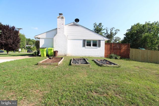 5204 QUEENSBERRY AVE, Springfield, VA 22151
