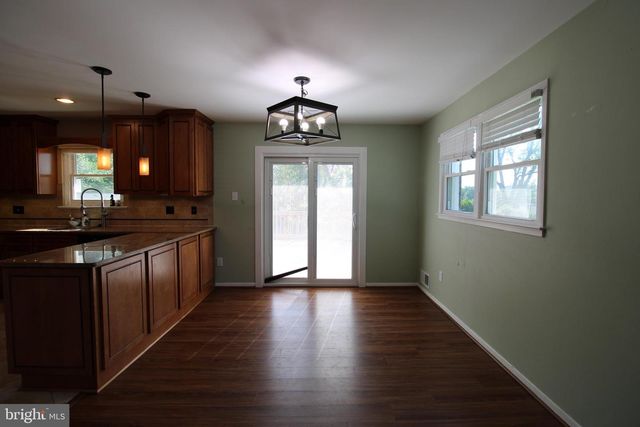 5204 QUEENSBERRY AVE, Springfield, VA 22151