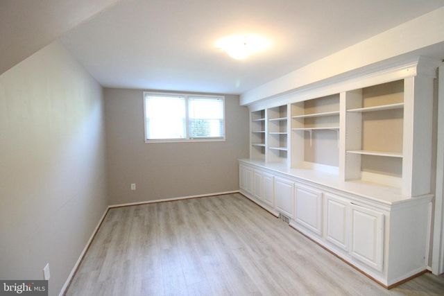 5204 QUEENSBERRY AVE, Springfield, VA 22151