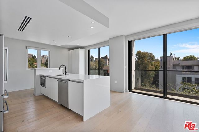 1621 Malcolm Avenue 401, Los Angeles, CA 90024