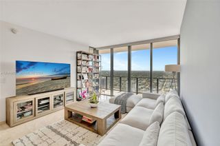 88 SW 7th St 3604, Miami, FL 33130