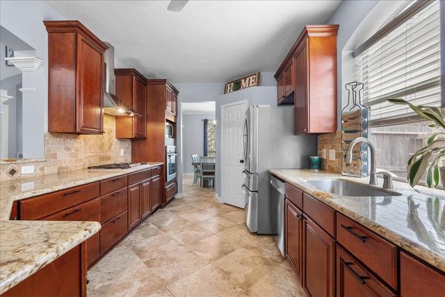 2128 Winding Springs Drive, League City, TX 77573