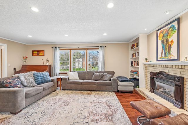 2115 Decatur Avenue N, Golden Valley, MN 55427