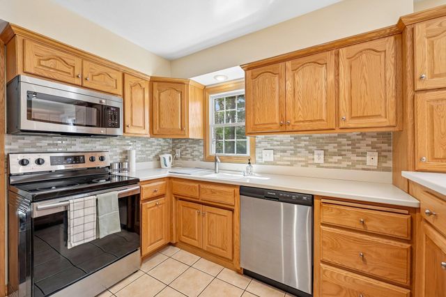 2115 Decatur Avenue N, Golden Valley, MN 55427