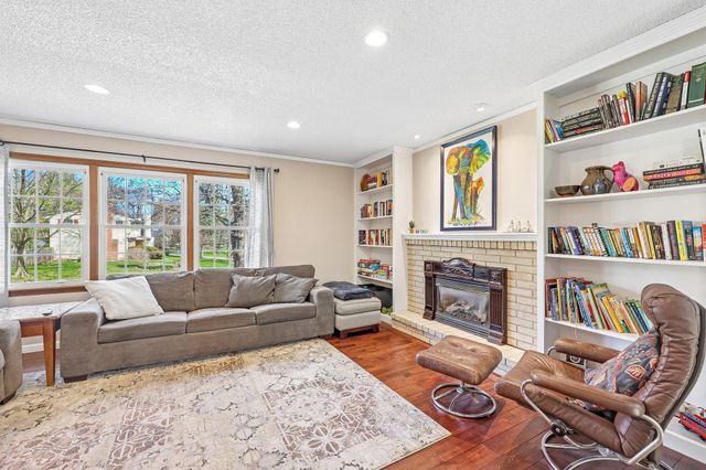 2115 Decatur Avenue N, Golden Valley, MN 55427