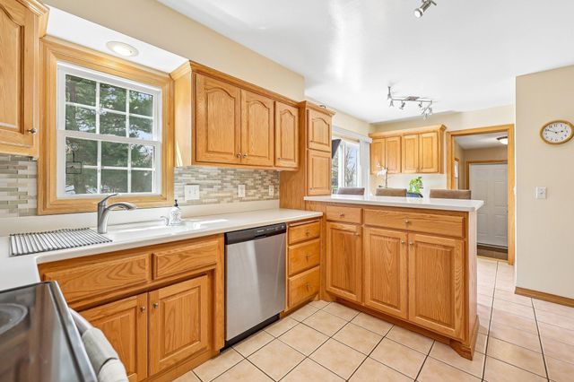 2115 Decatur Avenue N, Golden Valley, MN 55427