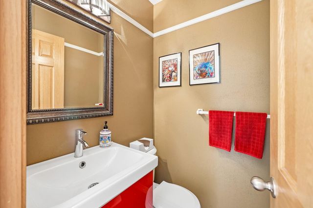 2115 Decatur Avenue N, Golden Valley, MN 55427