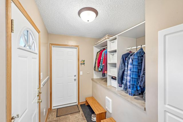 2115 Decatur Avenue N, Golden Valley, MN 55427