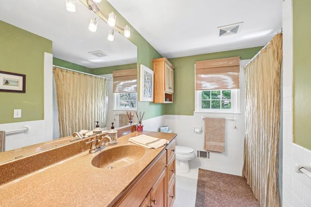 2115 Decatur Avenue N, Golden Valley, MN 55427