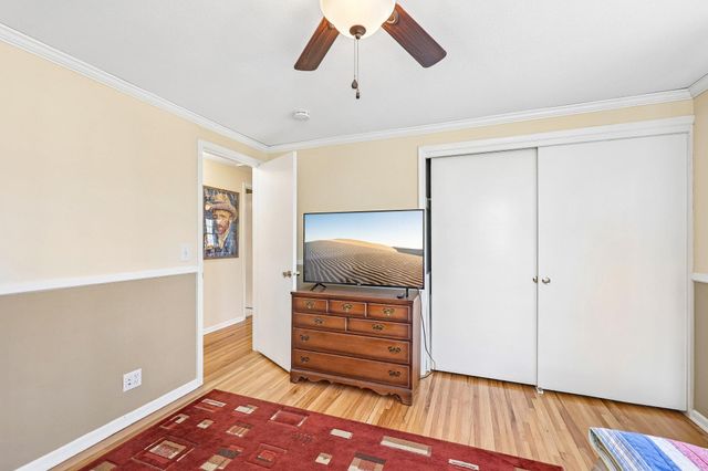 2115 Decatur Avenue N, Golden Valley, MN 55427