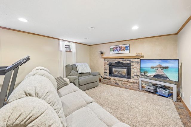 2115 Decatur Avenue N, Golden Valley, MN 55427