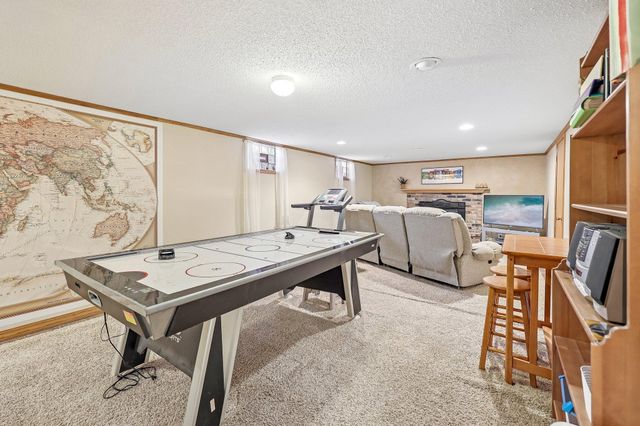 2115 Decatur Avenue N, Golden Valley, MN 55427